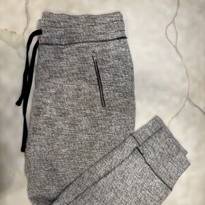 American Eagle Grey and Black Sweatpants Size L